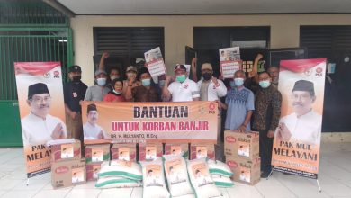 Terima Bantuan, Warga Bencongan Anggota Dewan PKS Berikan Bukti Bukan Janji