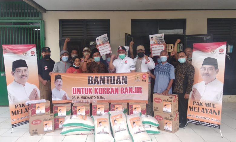 Terima Bantuan, Warga Bencongan Anggota Dewan PKS Berikan Bukti Bukan Janji