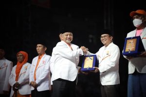 Milad ke-20, PKS Beri Penghargaan Kepada Kadernya
