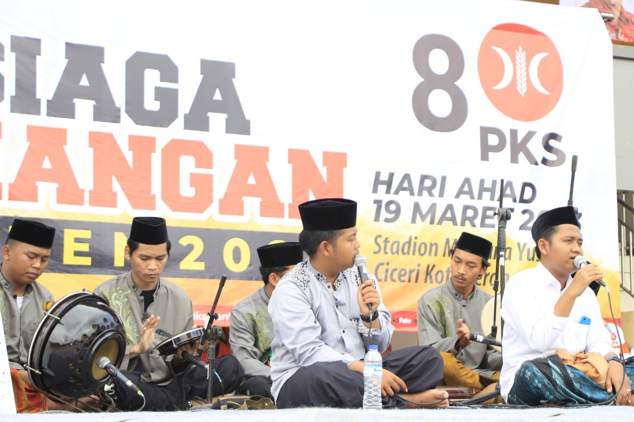 Lantunan Selawat Menggema Bersama Ribuan Peserta Apel Siaga PKS Banten